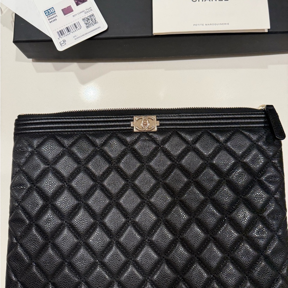 ♥️SOLD♥️CHANEL Black Quilted Clutch